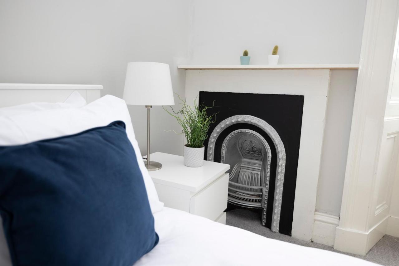 Joivy Splendid 4-bed Flat Near The Castle Edinburgh