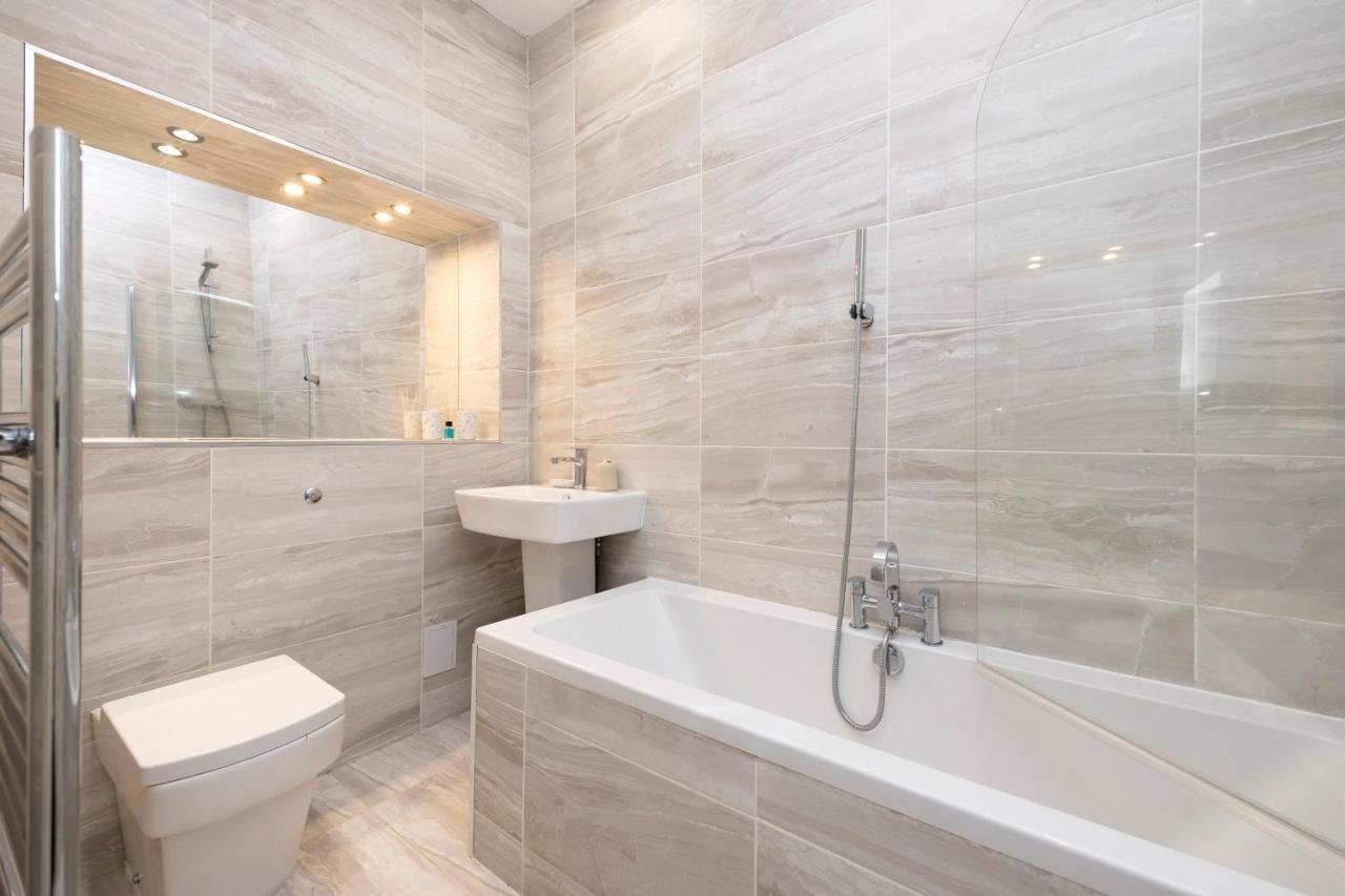 Joivy Splendid 4-bed Flat Near The Castle