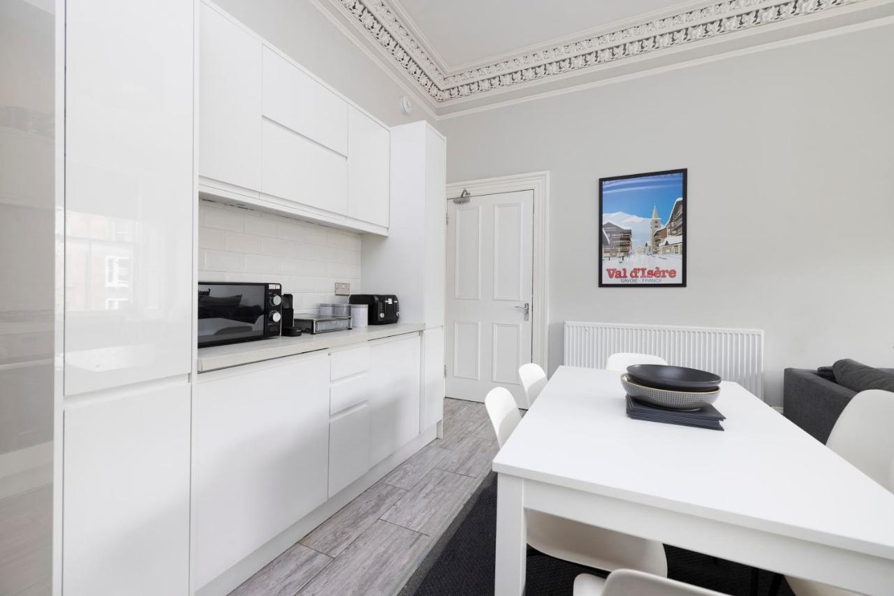 Joivy Splendid 4-bed Flat Near The Castle Apartment Edinburgh